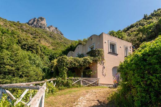 Villa - Maiori, Provincia di Salerno