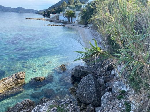 Edificio en Corfu, Nomós Kerkýras