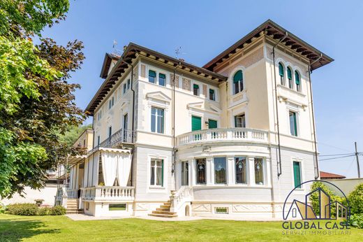 Villa a Lauriano, Provincia di Torino