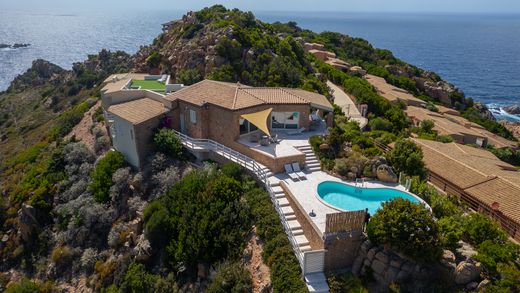 Villa a Trinità d'Agultu e Vignola, Sassari