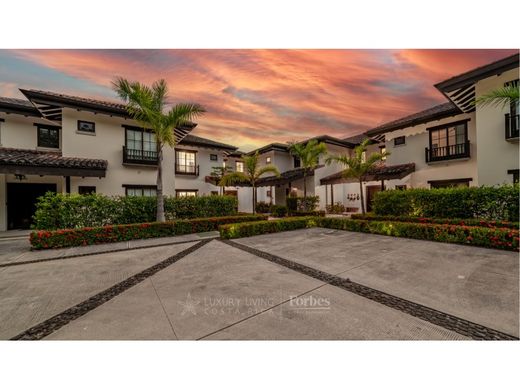 Luxury home in Tamarindo, Santa Cruz