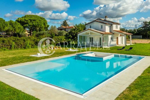 Villa Capalbio, Grosseto ilçesinde