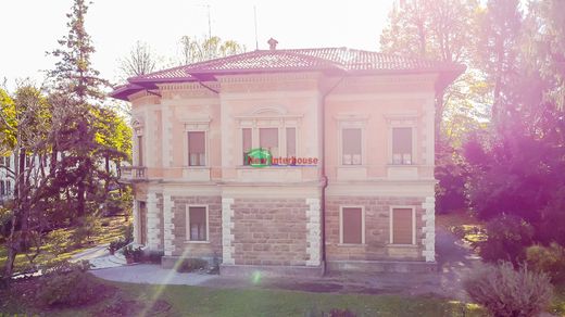 Villa in Maniago, Province of Pordenone
