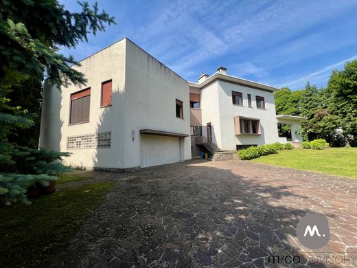 Villa in Maniago, Province of Pordenone