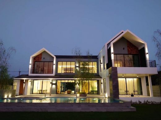 Villa in Mae Rim, Chiang Mai Province