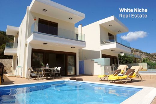 Residential complexes in Heraklion Airport Terminal, Heraklion Regional Unit