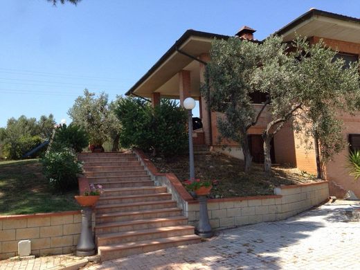 Villa a Follonica, Grosseto
