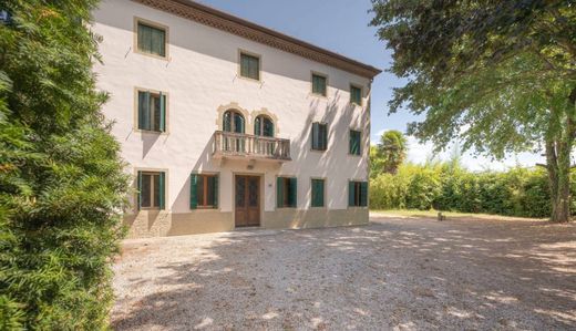 Villa San Stino di Livenza, Venezia ilçesinde