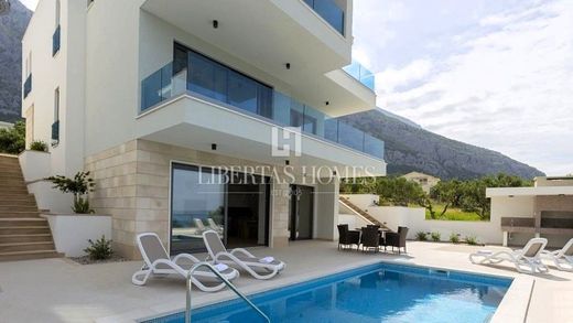 Villa Makarska, Town of Makarska