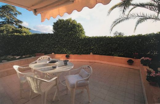 Apartment / Etagenwohnung in Roquebrune-Cap-Martin, Alpes-Maritimes