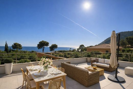 Apartment / Etagenwohnung in Èze, Alpes-Maritimes