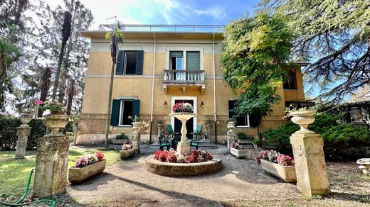 Villa Manziana, Roma ilçesinde