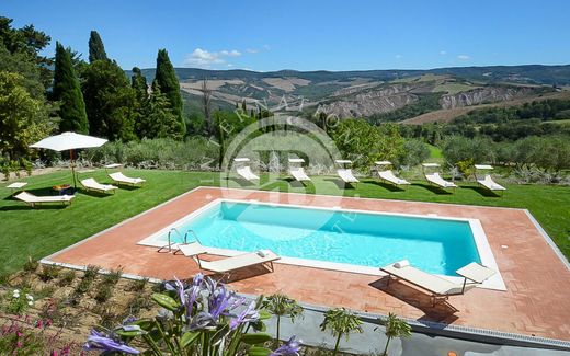 Country House in San Casciano dei Bagni, Province of Siena