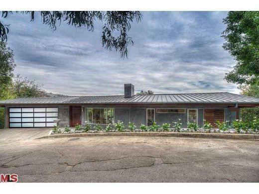 Rural or Farmhouse in Beverly Hills, Los Angeles County