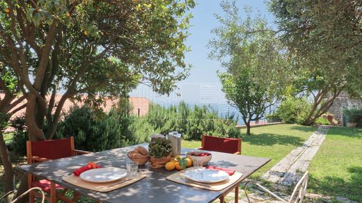 Einfamilienhaus in Lerici, Provincia di La Spezia