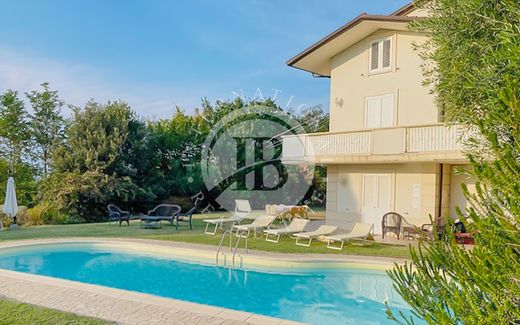 别墅  Pesaro, 佩萨罗乌尔比诺省