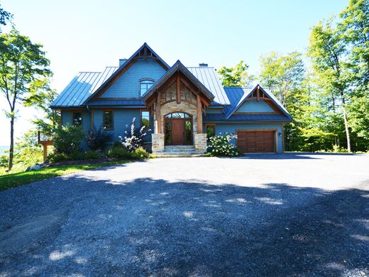 Country House in Mont-Tremblant, Laurentides