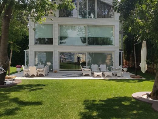 Сельский Дом, Стамбул