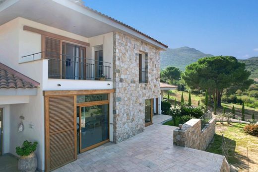 Detached House in Calvi, Upper Corsica