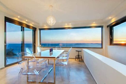 ﻓﻴﻼ ﻓﻲ Agía Marína, Nomarchía Anatolikís Attikís