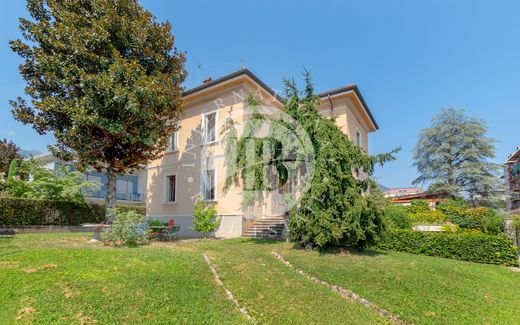 Villa en Erba, Provincia di Como