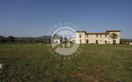 빌라 / Monsummano Terme, Provincia di Pistoia