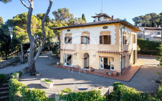Villa for sale in Leghorn