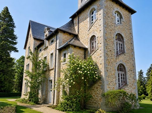 Castle in Albaret-Sainte-Marie, Lozère