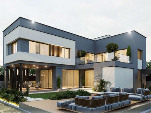 Luxury home in Parekklisha, Parekklisiá