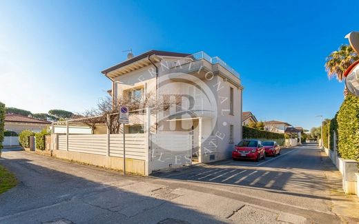 Villa in Forte dei Marmi, Provincia di Lucca
