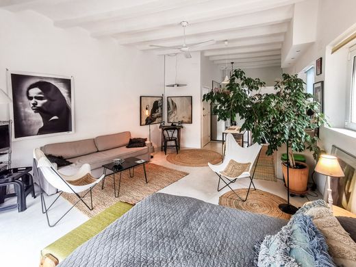 Apartment / Etagenwohnung in Cadaqués, Provinz Girona