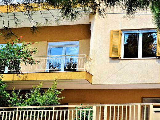 Casa Unifamiliare a Atene, Nomarchía Athínas