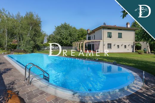 Villa Capannori, Lucca ilçesinde