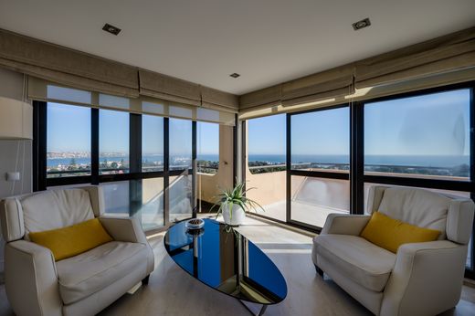 Apartment / Etagenwohnung in Cascais, Lissabon