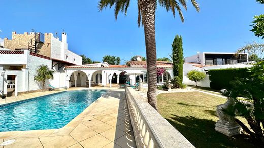 Einfamilienhaus in Empuriabrava, Provinz Girona