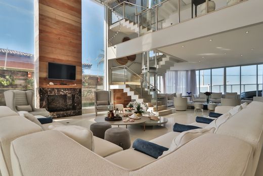 Πολυτελή κατοικία σε Guaruja, Guarujá