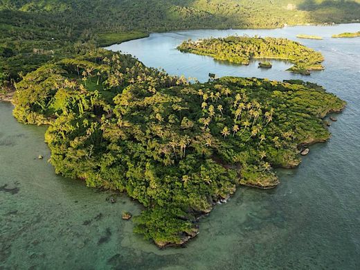 Island in Savusavu, Cakaudrove Province