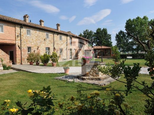 Köy evi Sansepolcro, Arezzo ilçesinde