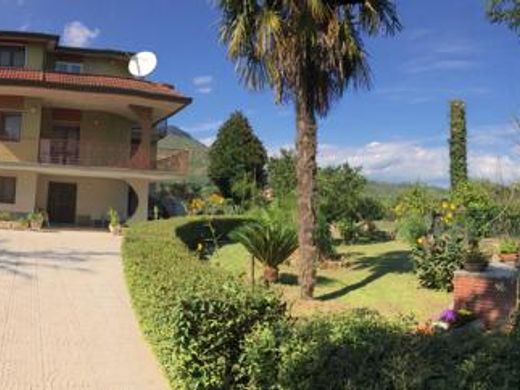 Villa in Caserta, Provincia di Caserta
