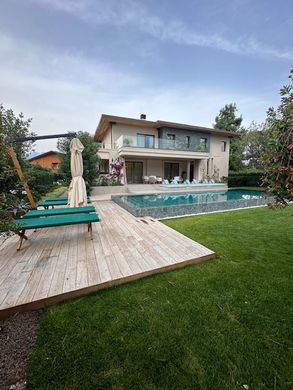 别墅  Forte dei Marmi, 卢卡省