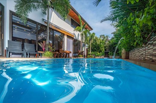 Villa en Nai Harn, Phuket Province