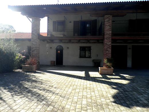 Villa a Boves, Cuneo