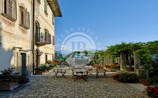 Villa a Verbania, Verbano-Cusio-Ossola