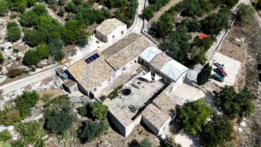 Country House in Noto, Syracuse