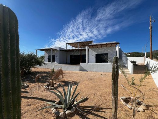 Detached House in El Sargento, La Paz