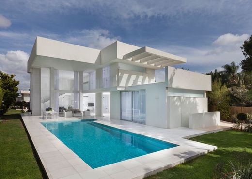 Villa in Kfar Shmaryahu, Tel Aviv