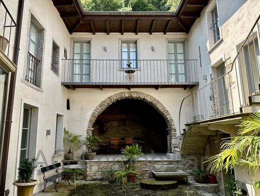 Villa in Oggebbio, Verbania