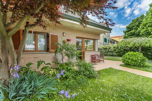 Villa en Cavenago di Brianza, Provincia di Monza e della Brianza