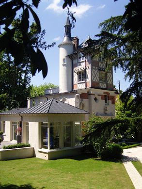Mansion in Vaucresson, Hauts-de-Seine