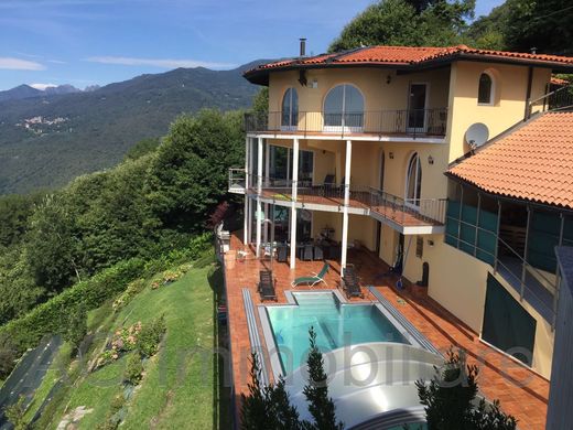 Villa in Bee, Verbania